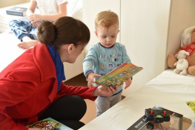„Împarte o carte, împarte sănătate” - culoare și bucurie pentru copiii spitalizați