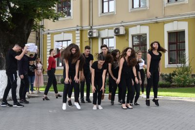 Flashmob organizat în contextul Zilei Mondiale pentru Prevenirea Suicidului