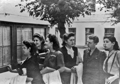 Absolvenții ai Institutului de Medicină (mai 1948)