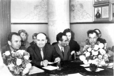 Membrii Comisiei de Stat pentru examenul de filozofie - de la stânga la dreapta - C. Țîbîrnă, V. Anestiadi, P. Areșev, , în spate - C. Bogaciova si N. Gheorghiu