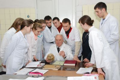 Lecție practică la Catedra de anatomie a omului, Dumitru Batîr, conferențiar universitar