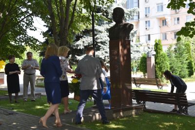 Dezvelirea bustului profesorului universitar Constantin Ețco